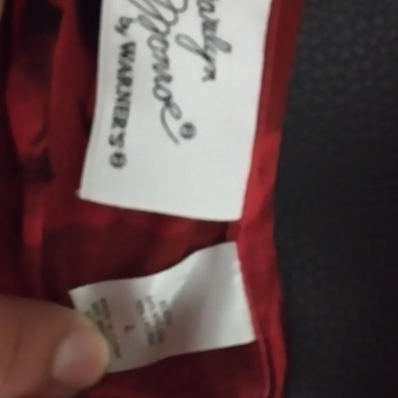 Red rose dress - Picture 3 of 3